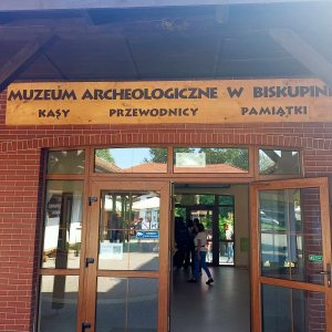 Wycieczka do Muzeum Archeologicznego w Biskupinie. Udział w festynie archeologicznym.