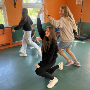 Zabawy  integracyjne.