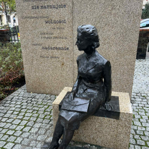 Pomnik Katarzyny Kobro.