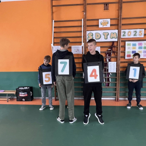 Zmagania matematyczne uczniów.