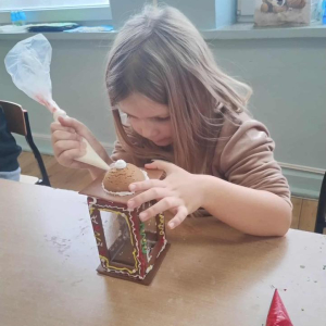 Warsztaty piernikowe w szkole. 