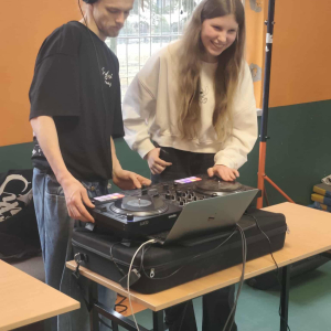 Hip hopowe warsztaty muzyczne z udziałem uczniów naszej szkoły. 