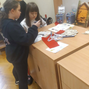 Uczniowie podczas warsztatów. 
